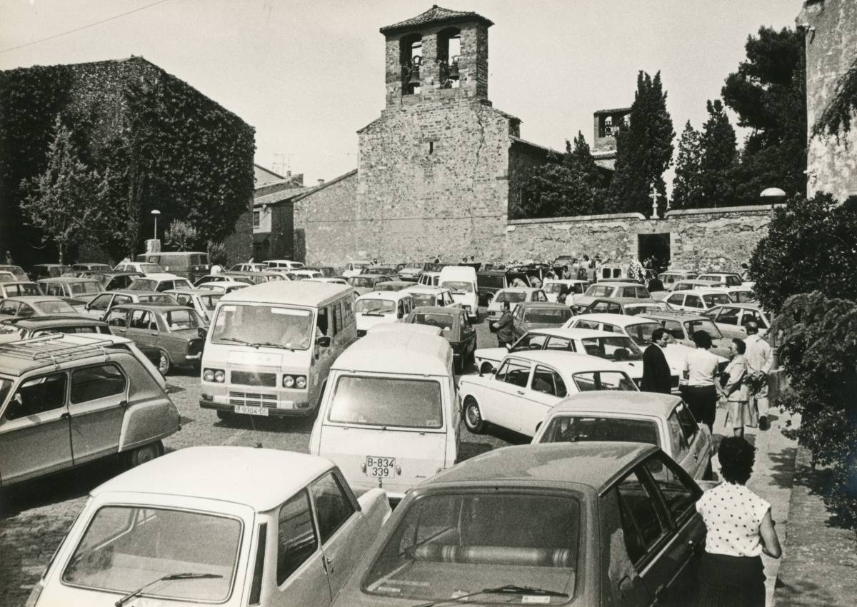 Un espai totalment ple de vehicles