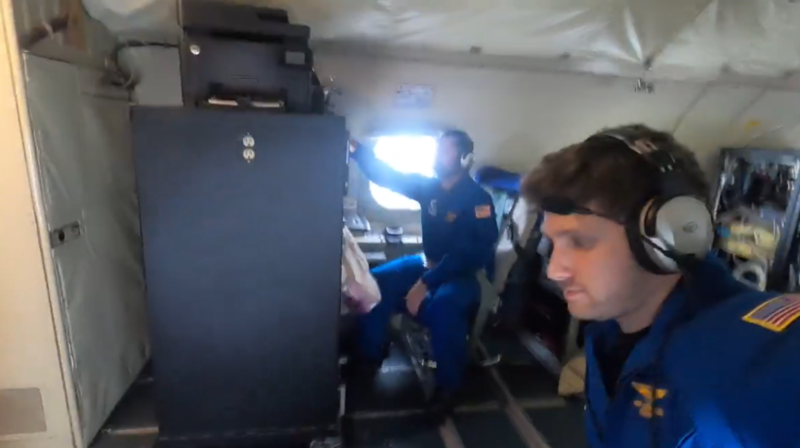 Un avió de les forces aèries dels Estats Units travessa l'huracà Milton amb turbulències extremes