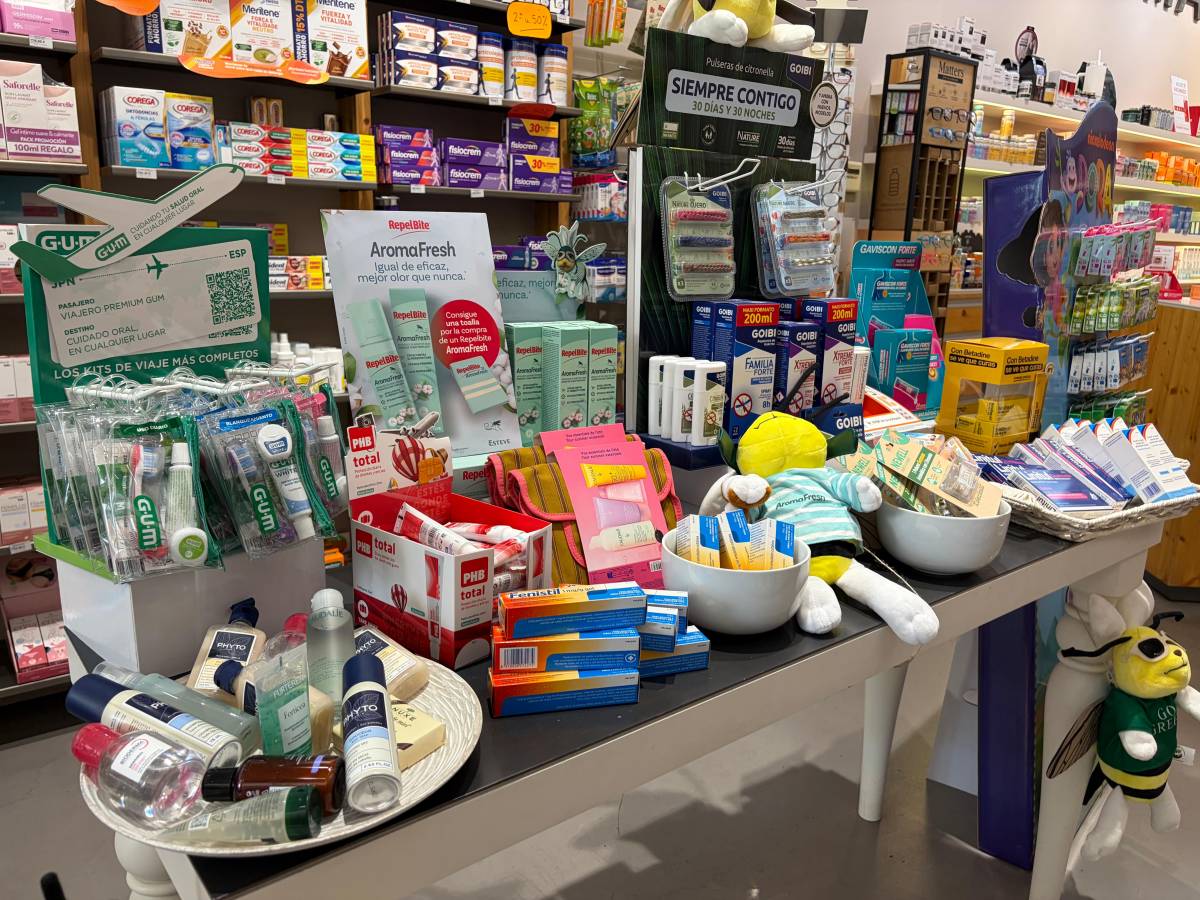 "Els medicaments no es queden a casa: se'n van de vacances amb tu"