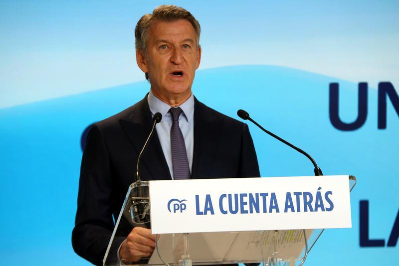 Feijóo fa un pas més: proposa ara retirar la nacionalitat als migrants que cometin delictes greus 