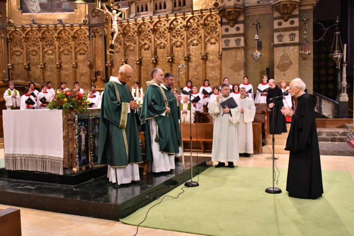 La cerimònia va ser presidida pel Pare Abat Manel Gasch - Abadia de Montserrat 