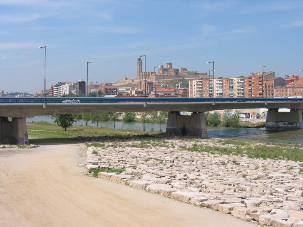 Mor un home de 30 anys en un accident entre dues motocicletes a Lleida