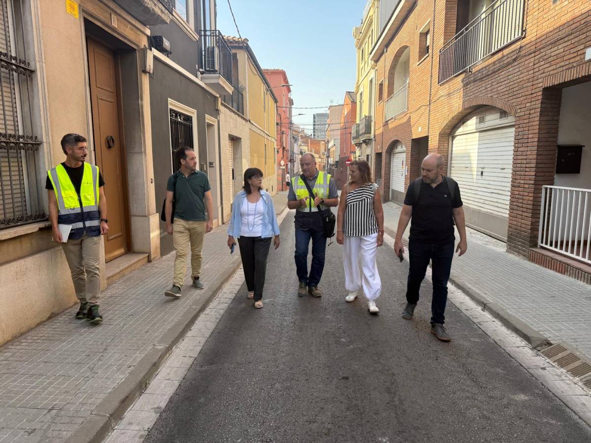 En marxa les obres de millora i asfaltat al carrer del Mas Adei