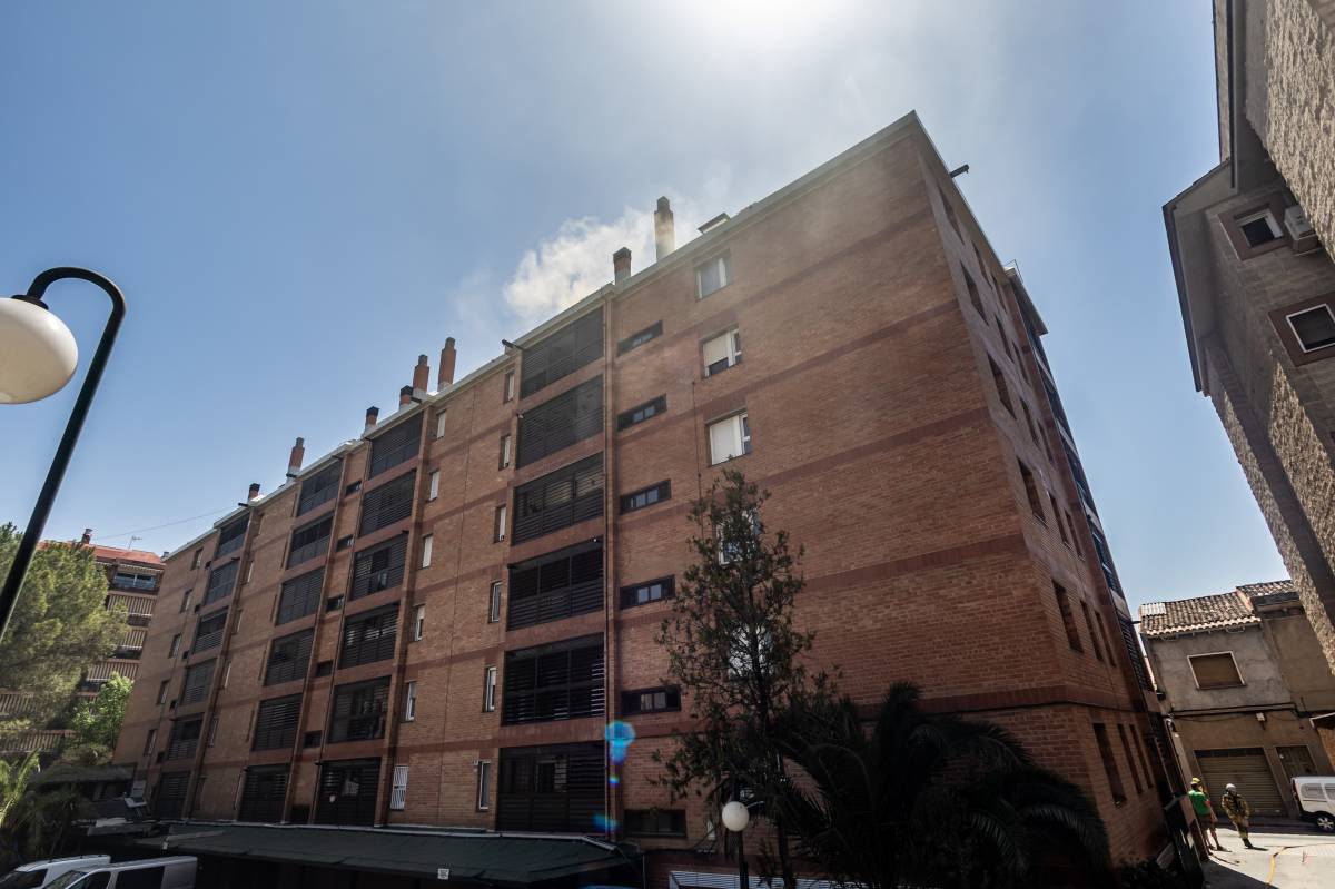 Incendi en un àtic a Sabadell - Juanma Peláez Incendi en un àtic a Sabadell
