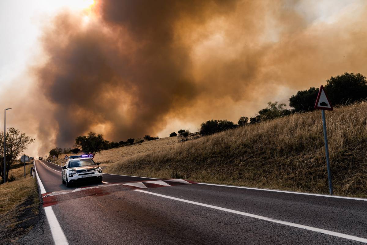 Ayuso sí que cedeix a Sánchez la gestió del incendis a Madrid