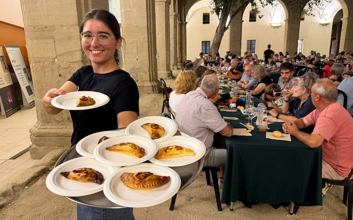 La Festa del Tomàquet reuneix 193 comensals en un sopar dedicat a la cuina del Bages