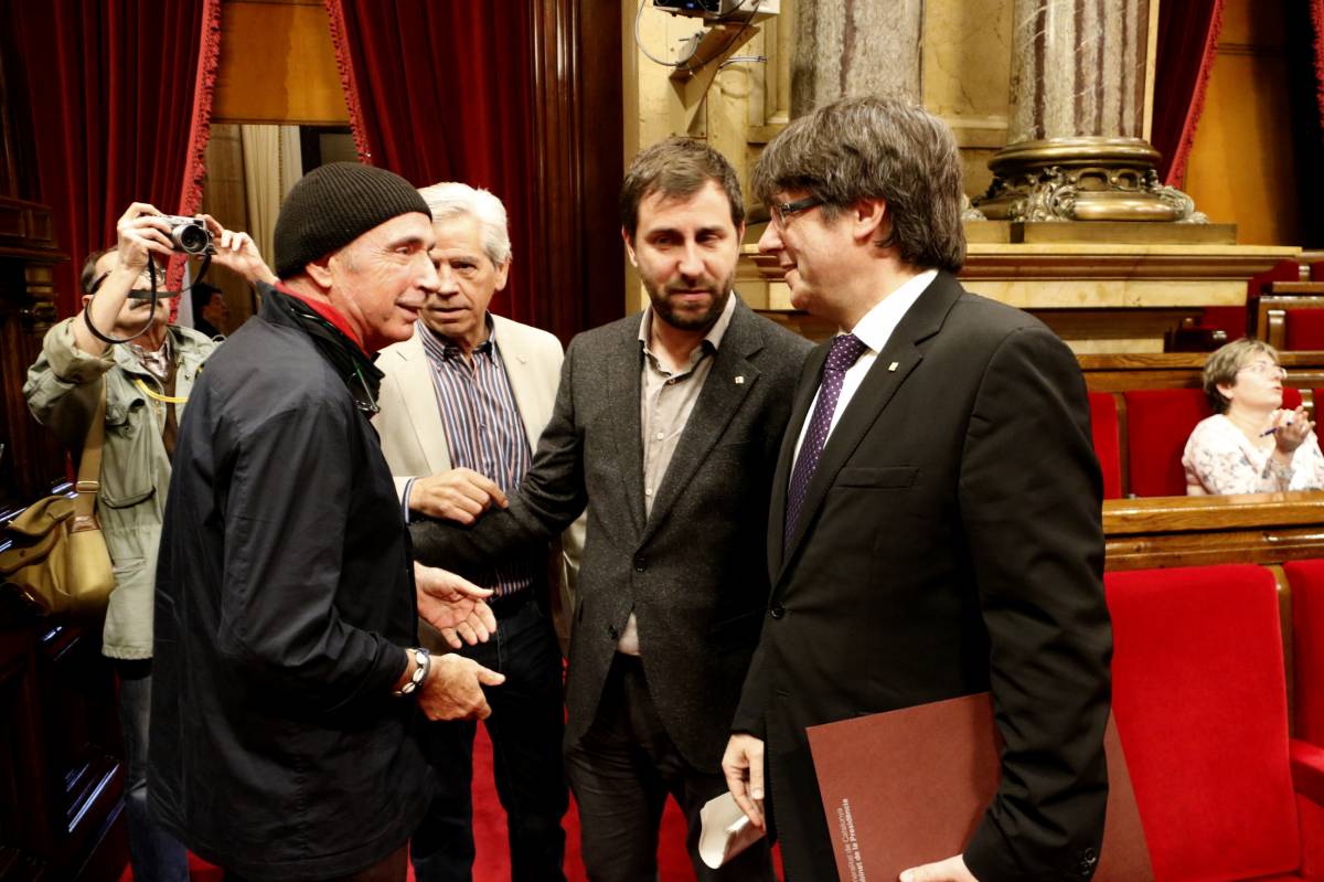 La confessió de Lluís Llach: «El 2017 es va decidir que tot el Govern anava a l'exili»