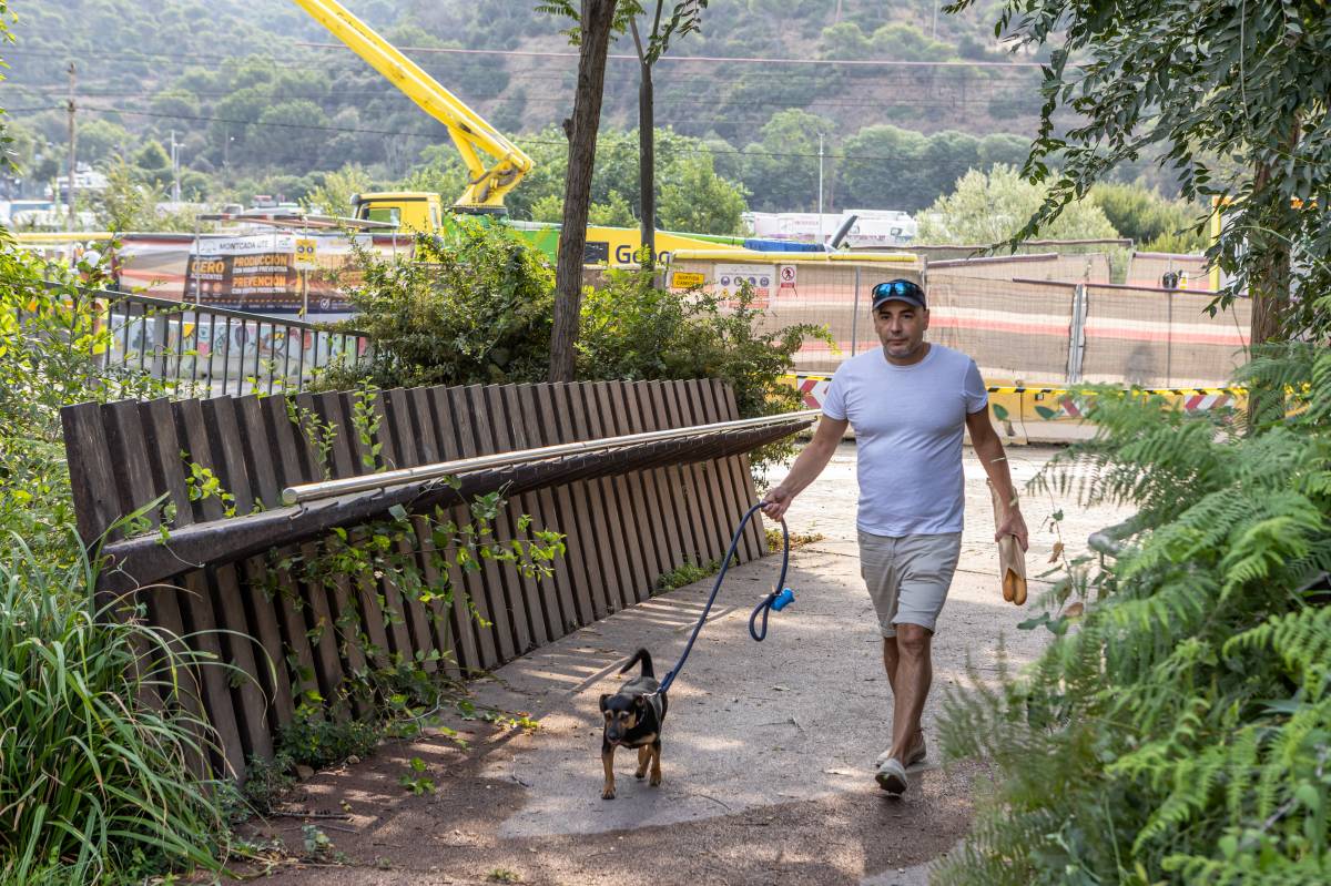 La vida a la zona zero de l'esvoranc 48 hores després: 
