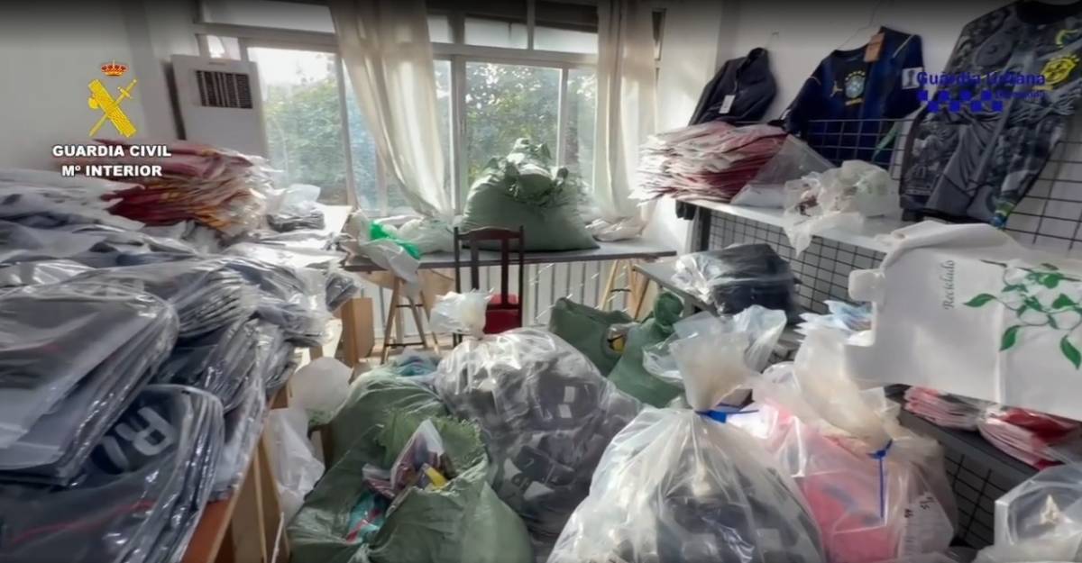 Desarticulat un centre logístic de mercaderies falsificades a Castellbisbal