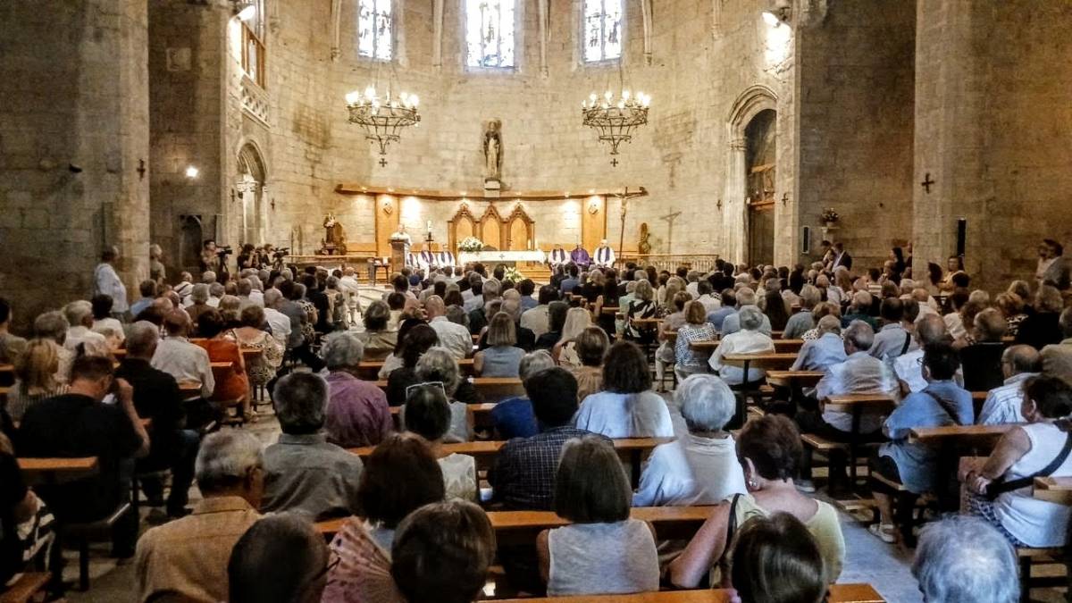 Litúrgia i sobrietat en l'últim adeu a Josep Vallverdú