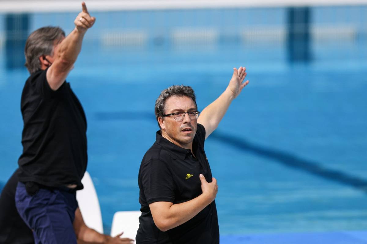 La selecció femenina passa a la final de la World Cup de waterpolo derrotant Rússia  en els penals