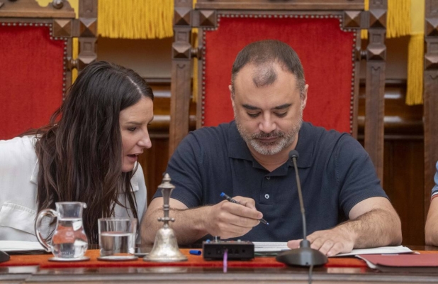 Terrassa s'imposa redactar un pla abans de final d'any per accelerar la climatització a les escoles