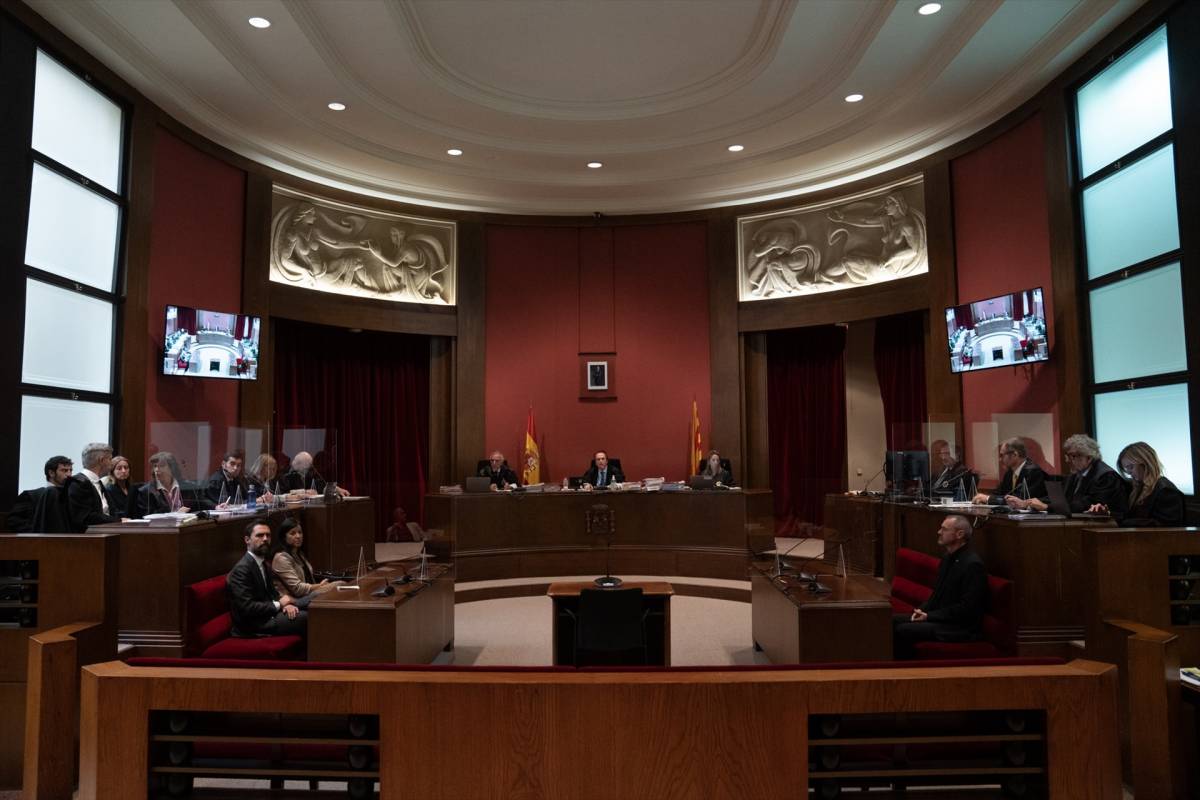 El Suprem amnistia Roger Torrent i els membres independentistes de la mesa del Parlament