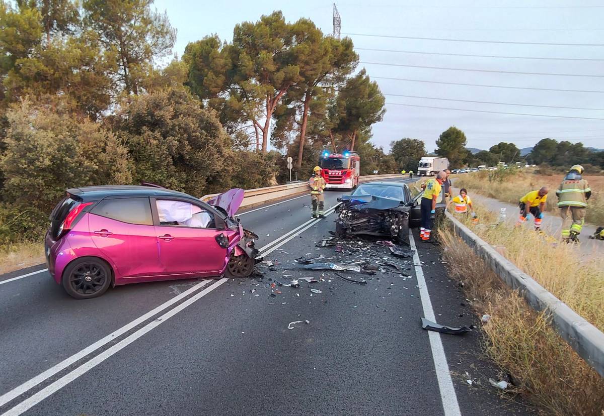 Mor una persona i una altra queda ferida greu en un xoc frontal a la carretera de Matadepera