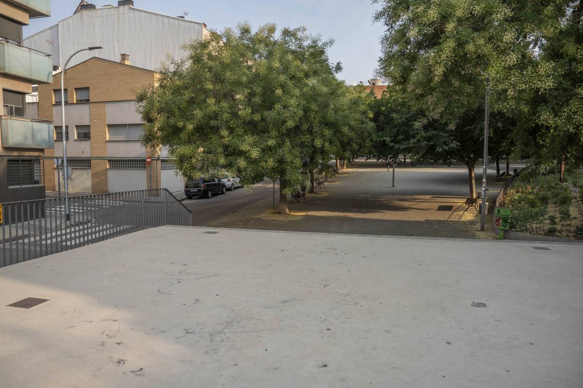 La plaça de Salvador Dalí, a la Cogullada - Nebridi Aróztegui La plaça de Salvador Dalí, a la Cogullada