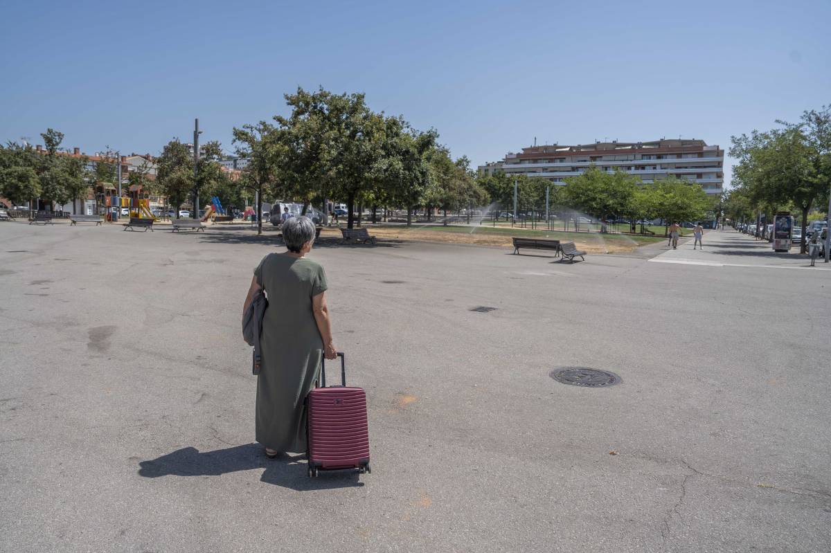 La plaça de Can Roca, al barri de Poble Nou - Zona Esportiva - Nebridi Aróztegui La plaça de Can Roca, al barri de Poble Nou - Zona Esportiva