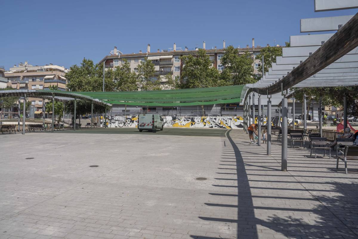 La plaça del Primer de Maig, a Sant Pere Nord - Nebridi Aróztegui La plaça del Primer de Maig, a Sant Pere Nord