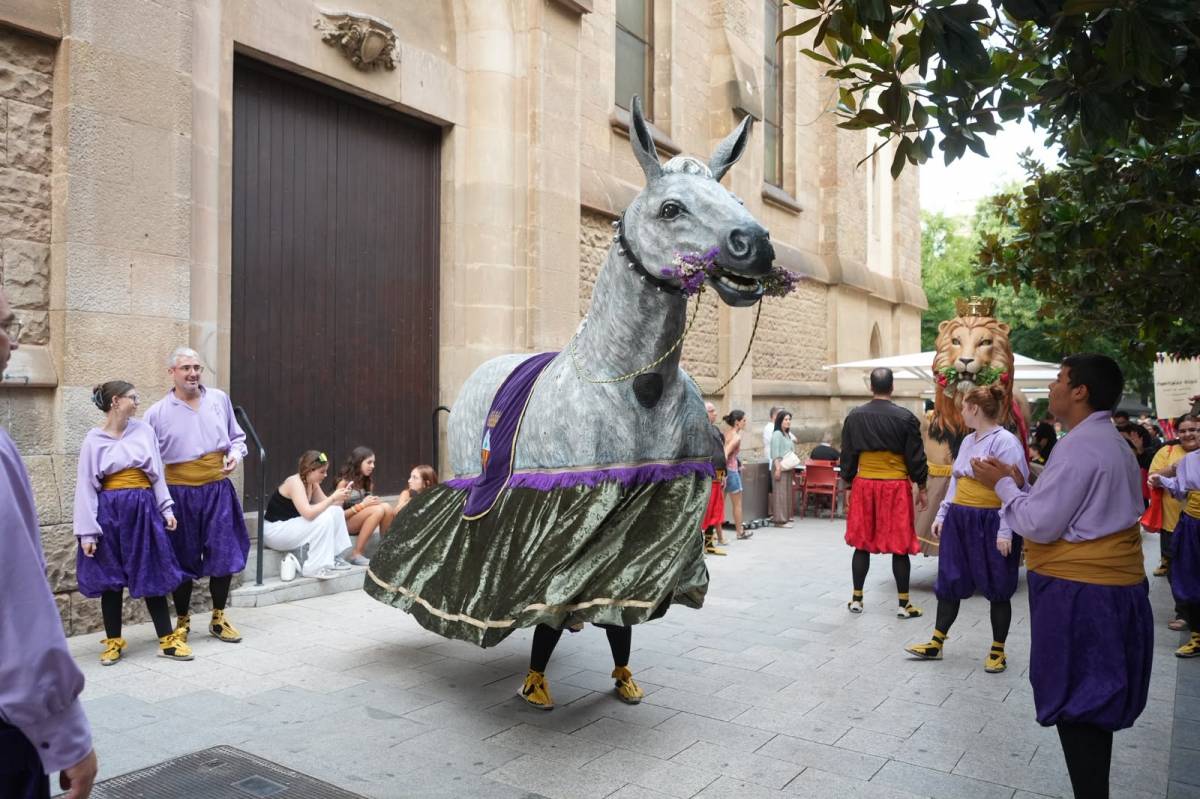 Celebració de les Festes de Sant Feliu a la plaça de Sant Roc - DAVID CHAO Celebració de les Festes de Sant Feliu a la plaça de Sant Roc