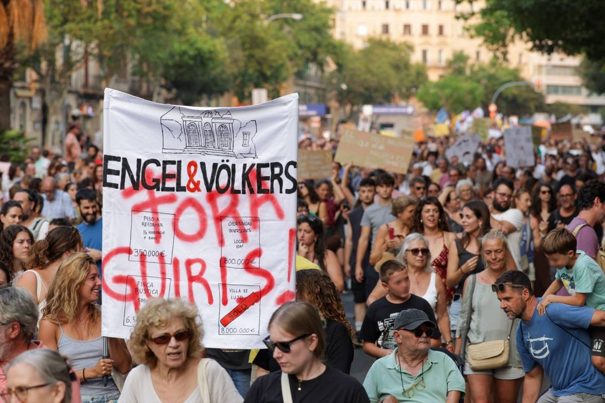 Manifestació històrica a Palma contra el turisme massiu  - Tomàs Moyà / EP