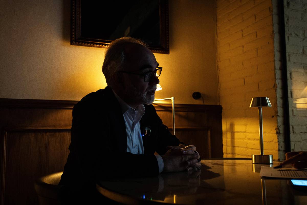 Arcadi Navarro, durant l`entrevista amb Nació - Hugo Fernández Arcadi Navarro, durant l`entrevista amb Nació