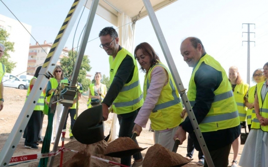 Posen la primera pedra del centre operatiu del Tramvia del Camp de Tarragona a Vila-seca