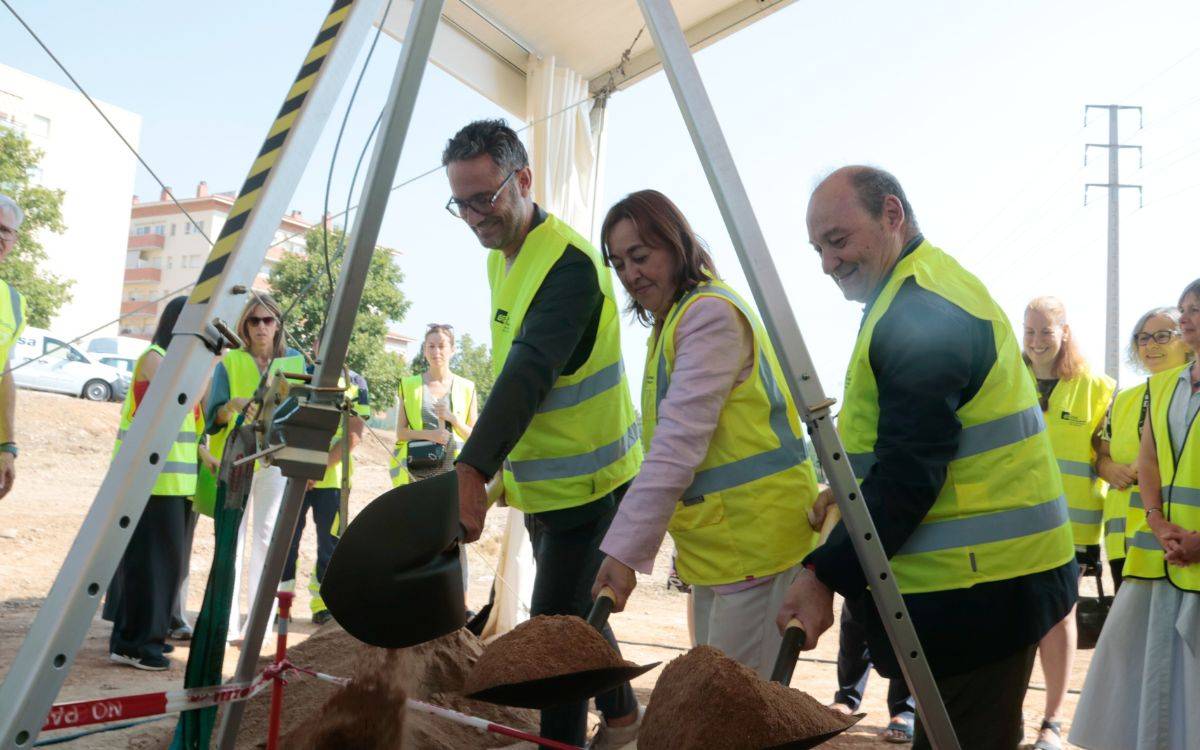 Posen la primera pedra del centre operatiu del Tramvia del Camp de Tarragona a Vila-seca