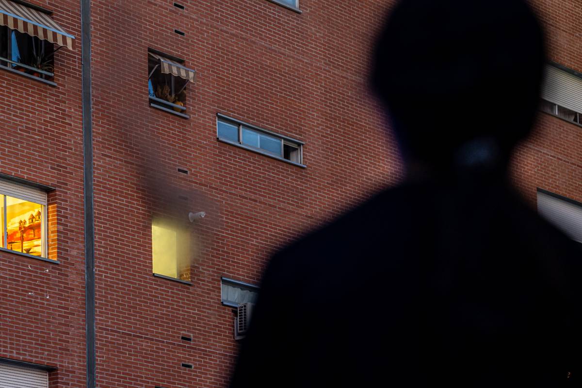Incendi a la cuina d`un pis de Sabadell - Juanma Peláez Incendi a la cuina d`un pis de Sabadell