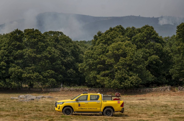 Lluita a contrarellotge per frenar els grans incendis abans de l'onada de calor
