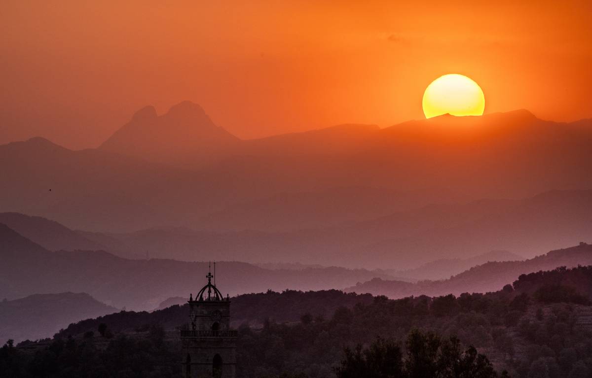 El Meteocat amplia els avisos per la quarta onada de calor: 16 comarques en alerta