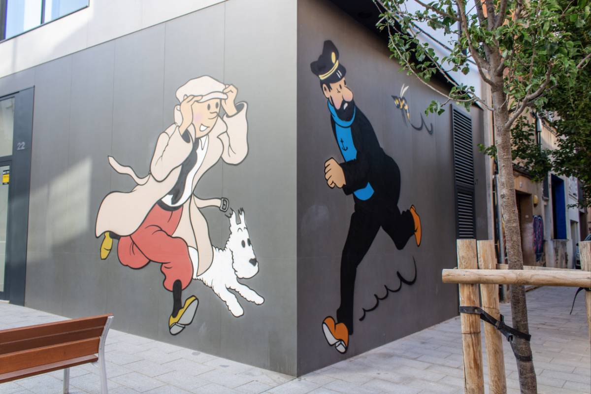 El mural que dona nom a la plaça del Tintín des de 2024 - VÍCTOR CASTILLO
