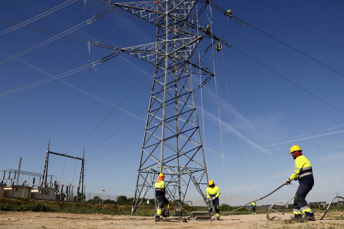 L'Estat autoritza les elèctriques a invertir 17.900 milions per enfortir la xarxa