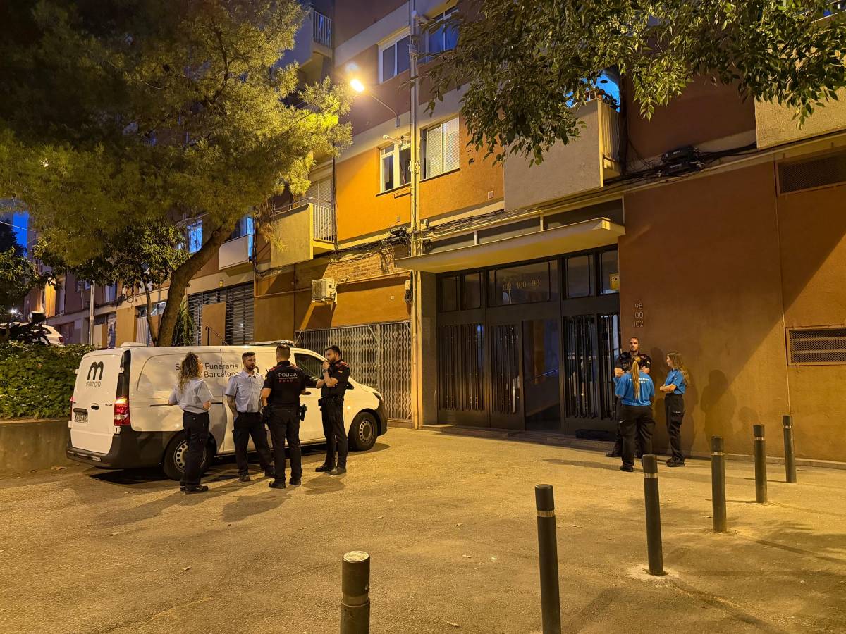 Maten una dona en un pis de Barcelona