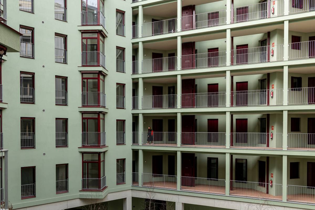 Collboni compleix la promesa i anuncia un nou congrés internacional sobre «habitatge assequible»