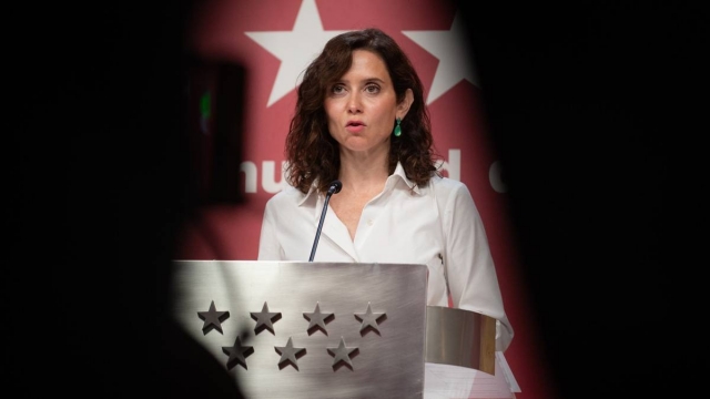 Isabel Díaz Ayuso acusa el govern espanyol de «comprar eleccions» a Catalunya