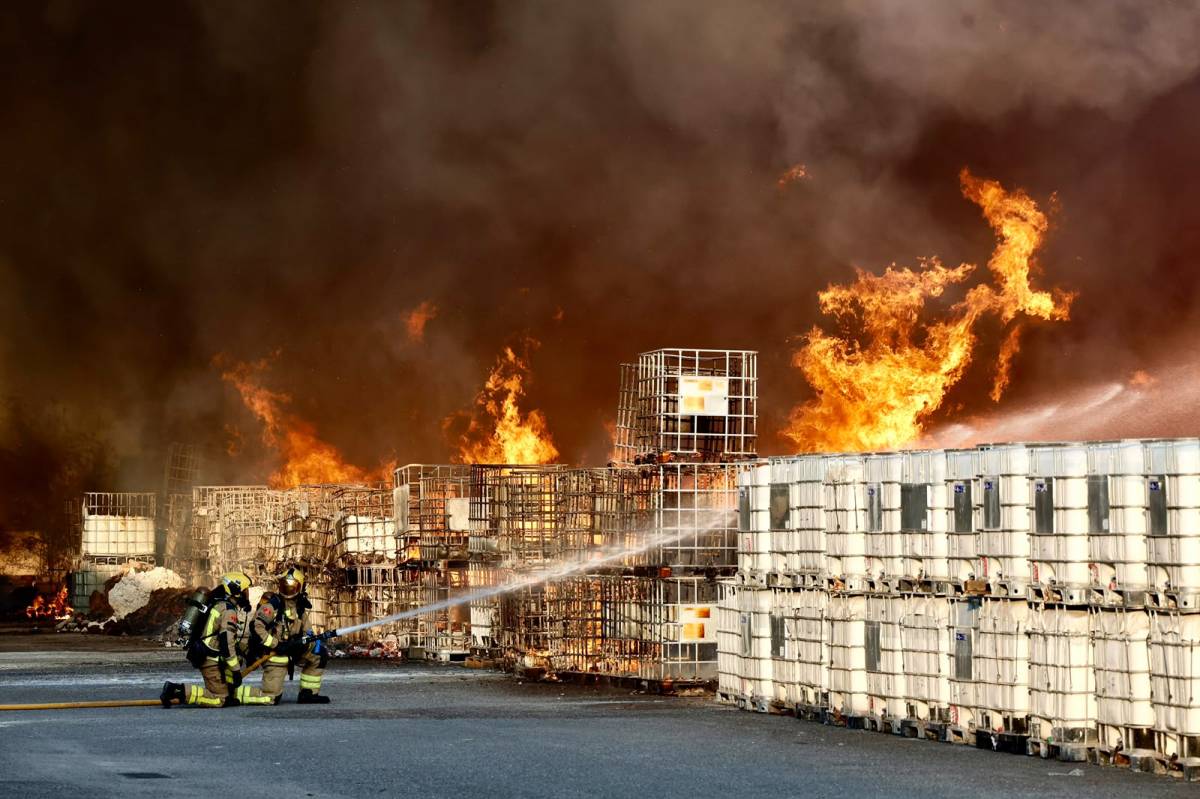 L`incendi de Can Roqueta a Sabadell - Juanma Peláez L`incendi de Can Roqueta a Sabadell