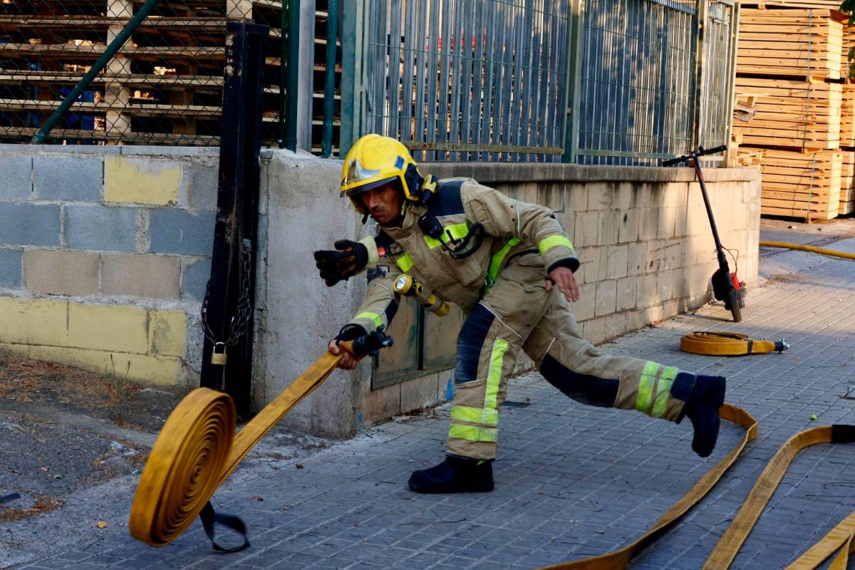 L`incendi de Can Roqueta a Sabadell - Juanma Peláez L`incendi de Can Roqueta a Sabadell