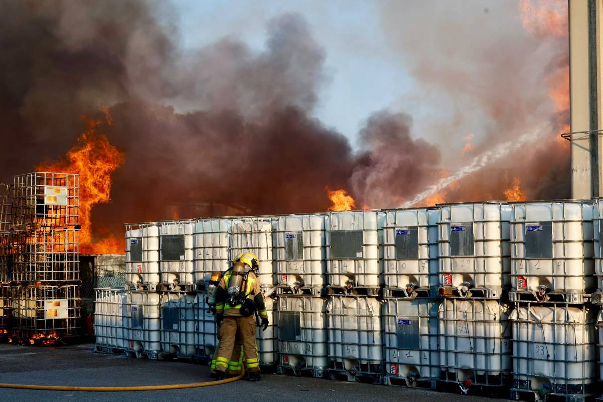 L`incendi de Can Roqueta a Sabadell - Juanma Peláez L`incendi de Can Roqueta a Sabadell