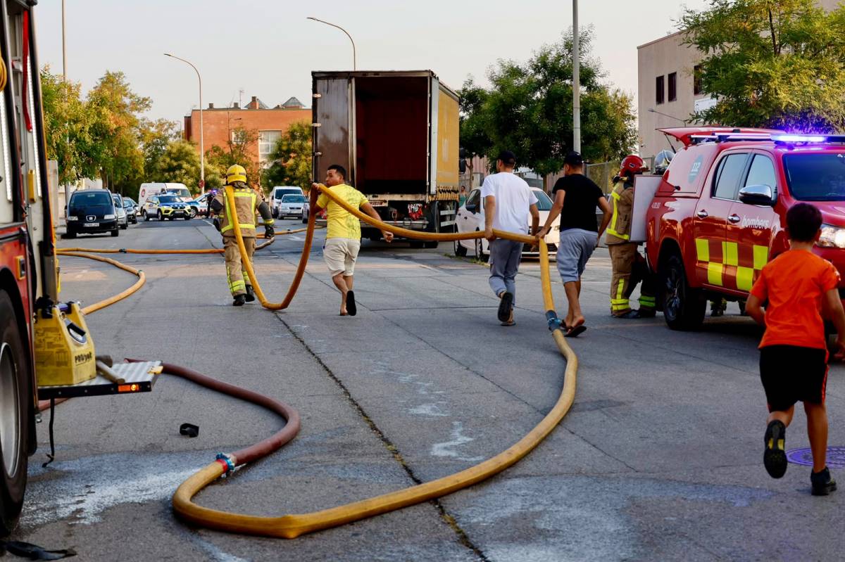 L`incendi de Can Roqueta a Sabadell - Juanma Peláez L`incendi de Can Roqueta a Sabadell