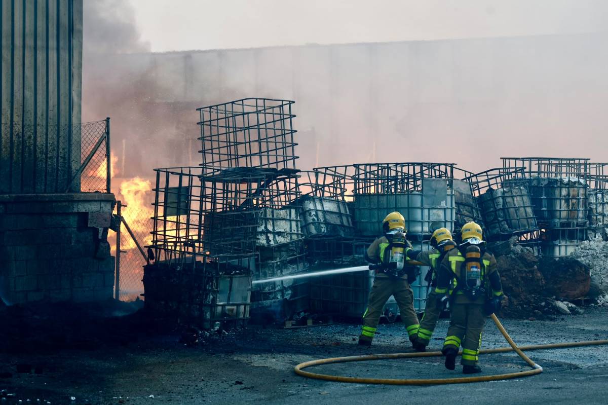 L`incendi de Can Roqueta a Sabadell - Juanma Peláez L`incendi de Can Roqueta a Sabadell