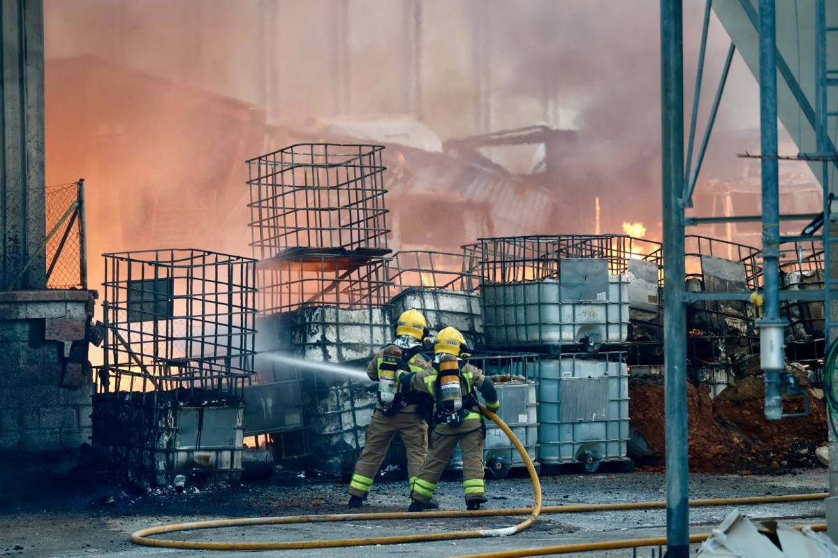 L`incendi de Can Roqueta a Sabadell - Juanma Peláez L`incendi de Can Roqueta a Sabadell