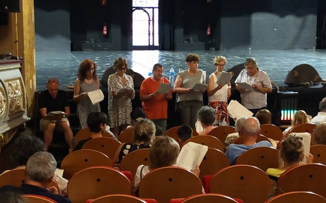 Una vuitantena d'actors preparen aquest estiu el muntatge participatiu d'«El retaule del flautista»