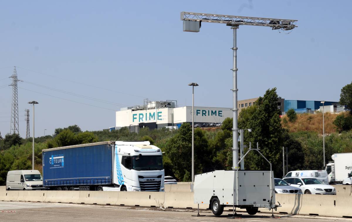 Trànsit vol incorporar la IA per detectar infraccions al volant