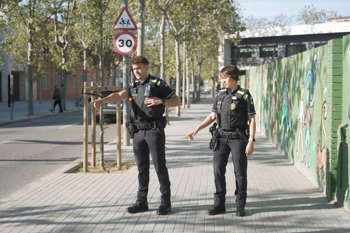 Un servei de patrulla a peu del Víctor i la Laura al barri de Gràcia