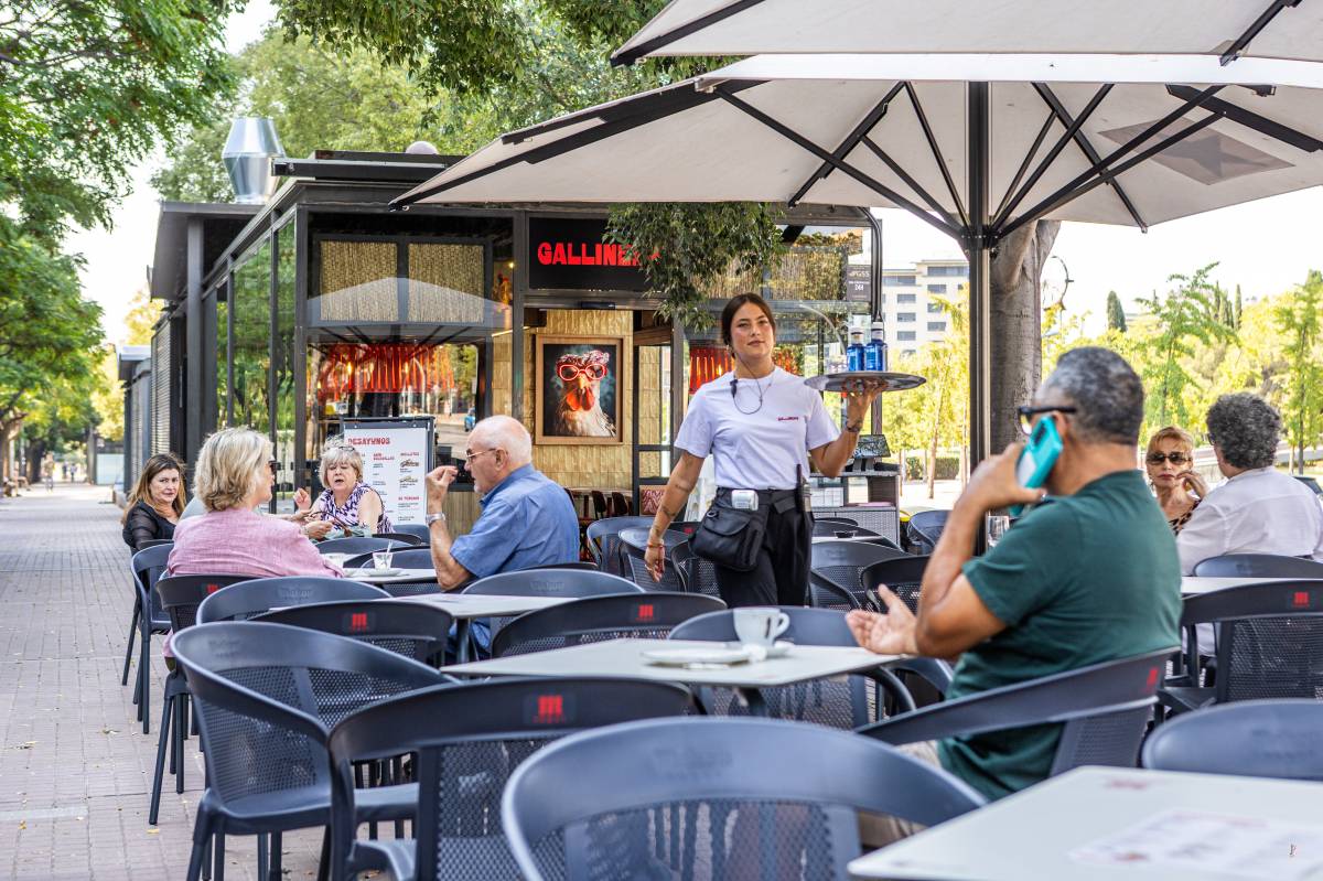 Un nou restaurant aterra a l'Eix Macià i reobre un dels mòduls de restauració inactius