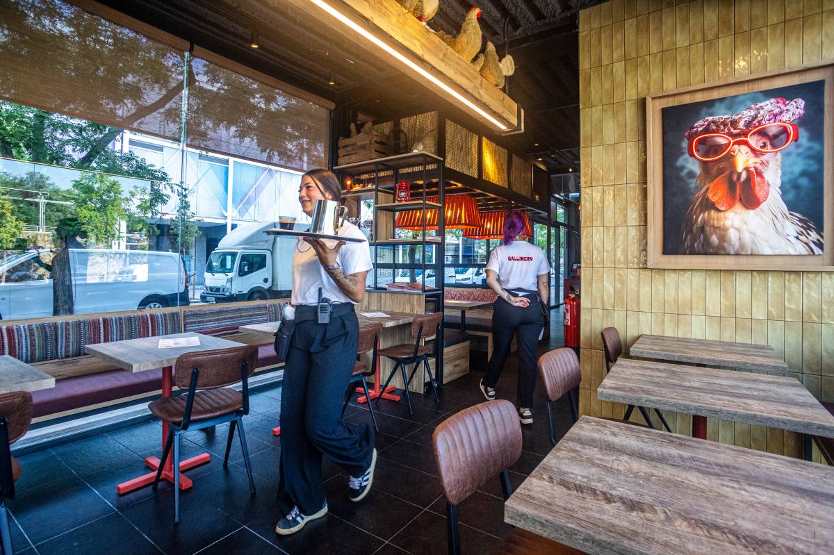 El Gallinero, el nou restaurant del grup Gonvil, ha obert les seves portes a un mòdul de l`Eix Macià - JUANMA PELÁEZ El Gallinero, el nou restaurant del grup Gonvil, ha obert les seves portes a un mòdul de l`Eix Macià