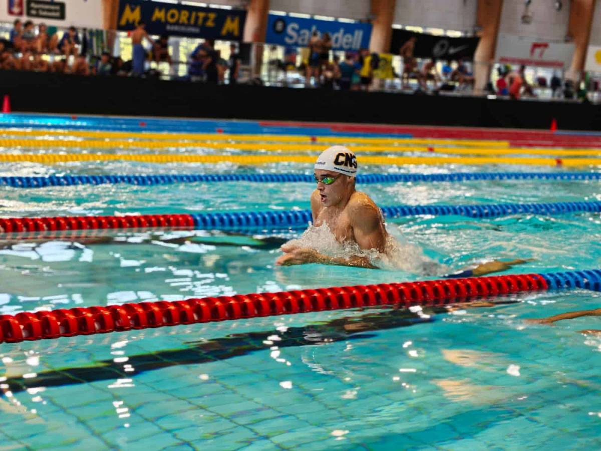 El CN Sabadell tanca el circuit català de natació amb 14 medalles al Memorial Paulus Wildeboer