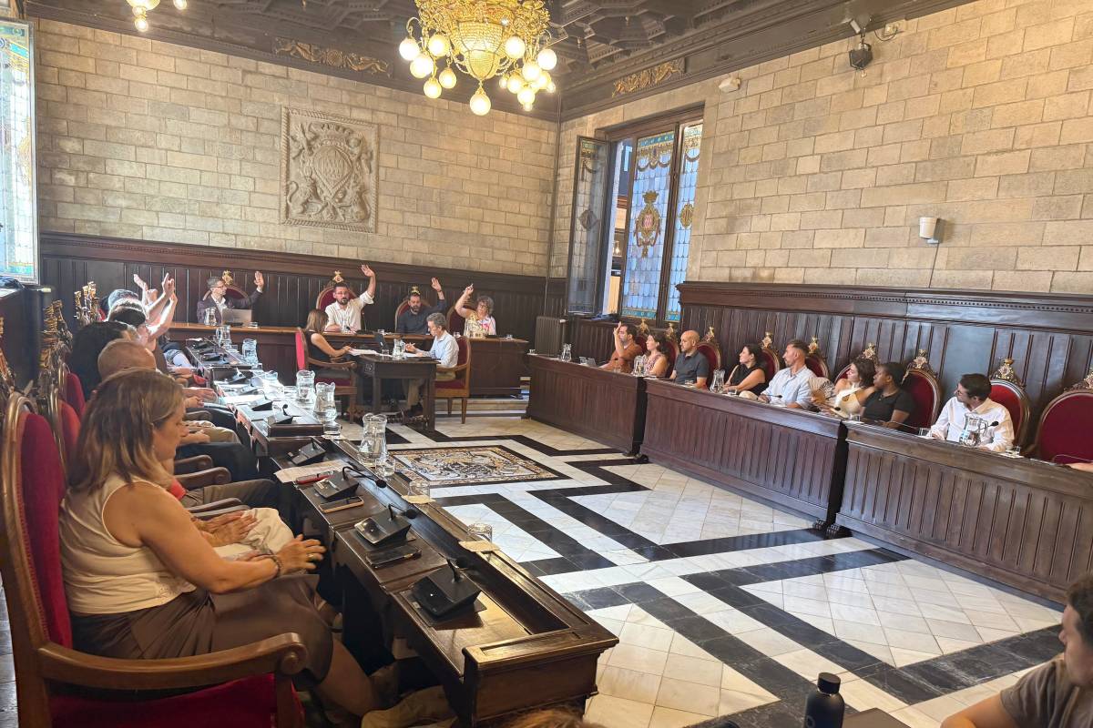 Girona aprova el nou cartipàs amb l'abstenció del PSC i les crítiques de la resta de l'oposició