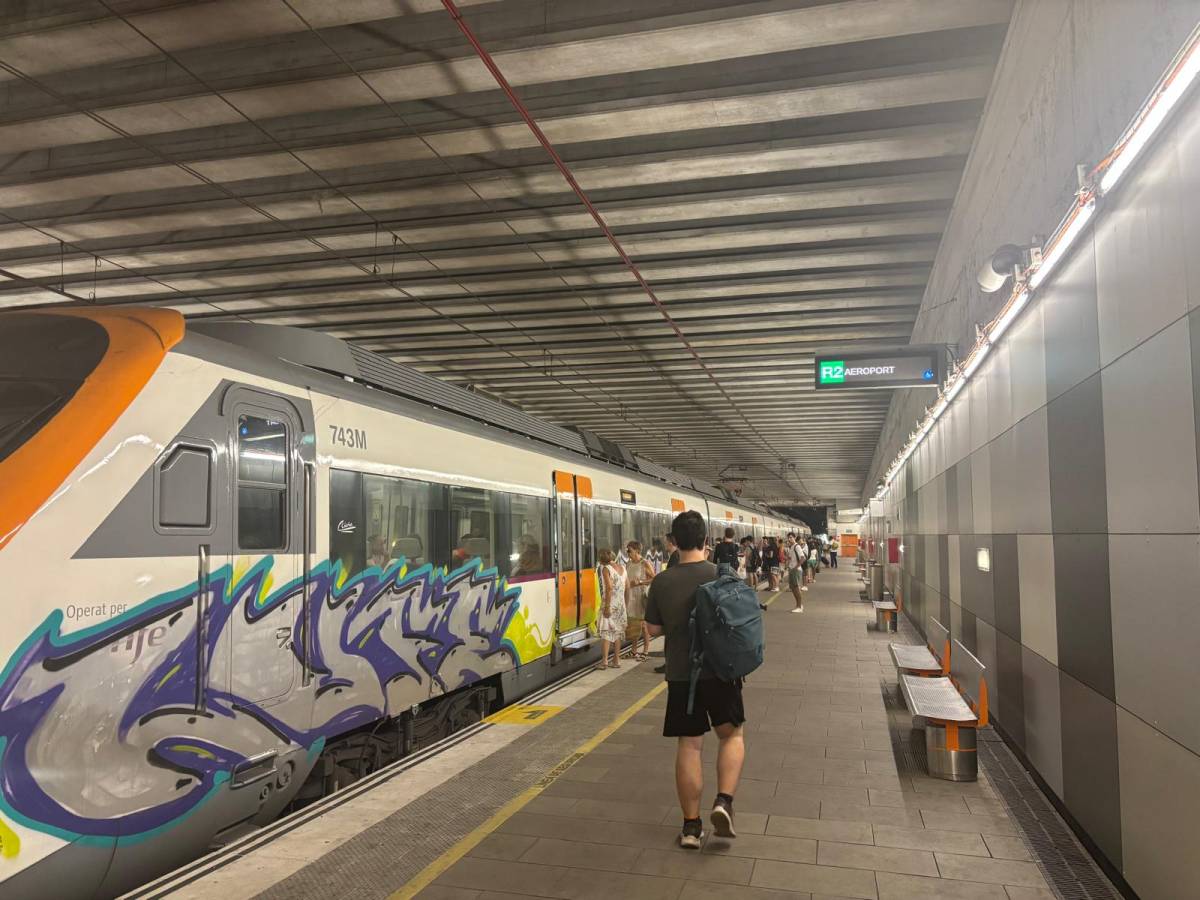 La paradoxa de la vaga a Rodalies: trens puntuals de Montmeló a Barcelona