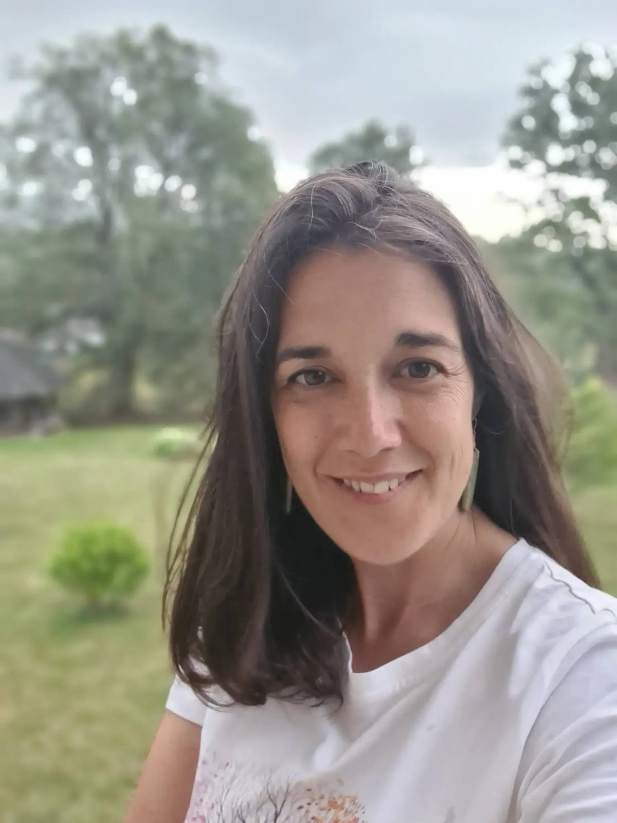 Cristina Aponte, especialista en l’impacte del foc al sòl: «Un incendi d’alta intensitat pot provocar la pèrdua del 50% de la diversitat de fongs»