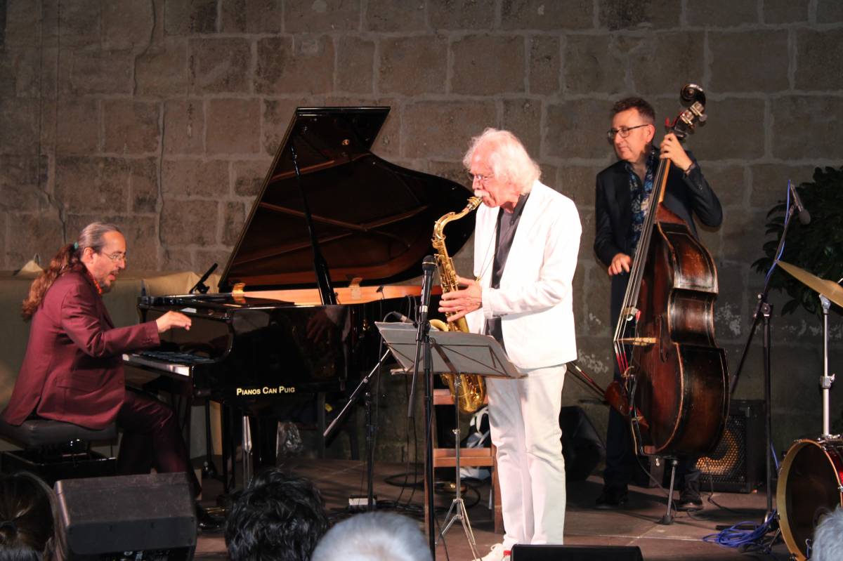 Lluís Coloma & Blue Lou Marini fan ple absolut en un concert a la Plaça de La Catedral de Solsona 